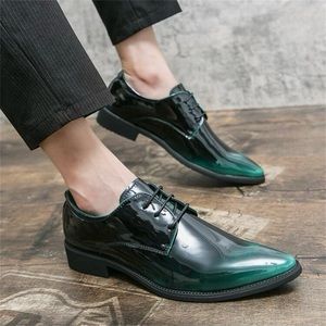 Men’s Lace Up Design Point Toe Dress Shoes, Green Derby